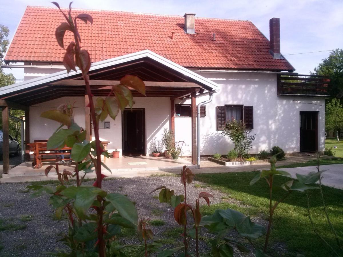 Apartments With A Parking Space Smoljanac, Plitvice - 12345 Exterior photo